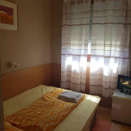 Πανσιόν Fortuna Panzio 3*